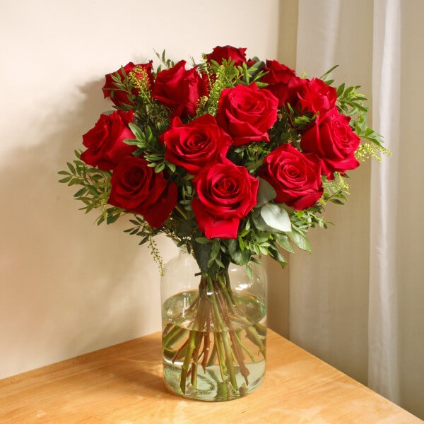 Luxury 12 Red Roses