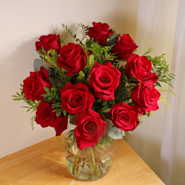 Luxury 12 Red Roses